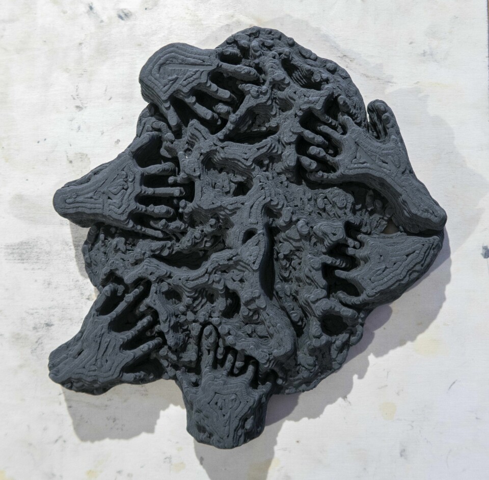 Prosessbilde, 3D print av tegnet drømmescenario med Poetics of Landness, blåleire fra Alnabru/Feiring Bruk AS, ROM 2022
