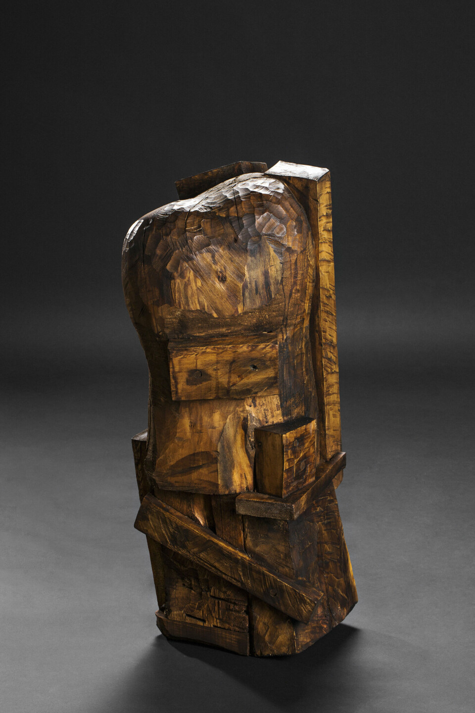 Erlend Leirdal, Hemmelighet, 2016. Skulptur – diverse tre. Foto: Lykt AS Erlend Leirdal, Hemmelighet, 2016. Skulptur – diverse tre. Foto: Lykt AS