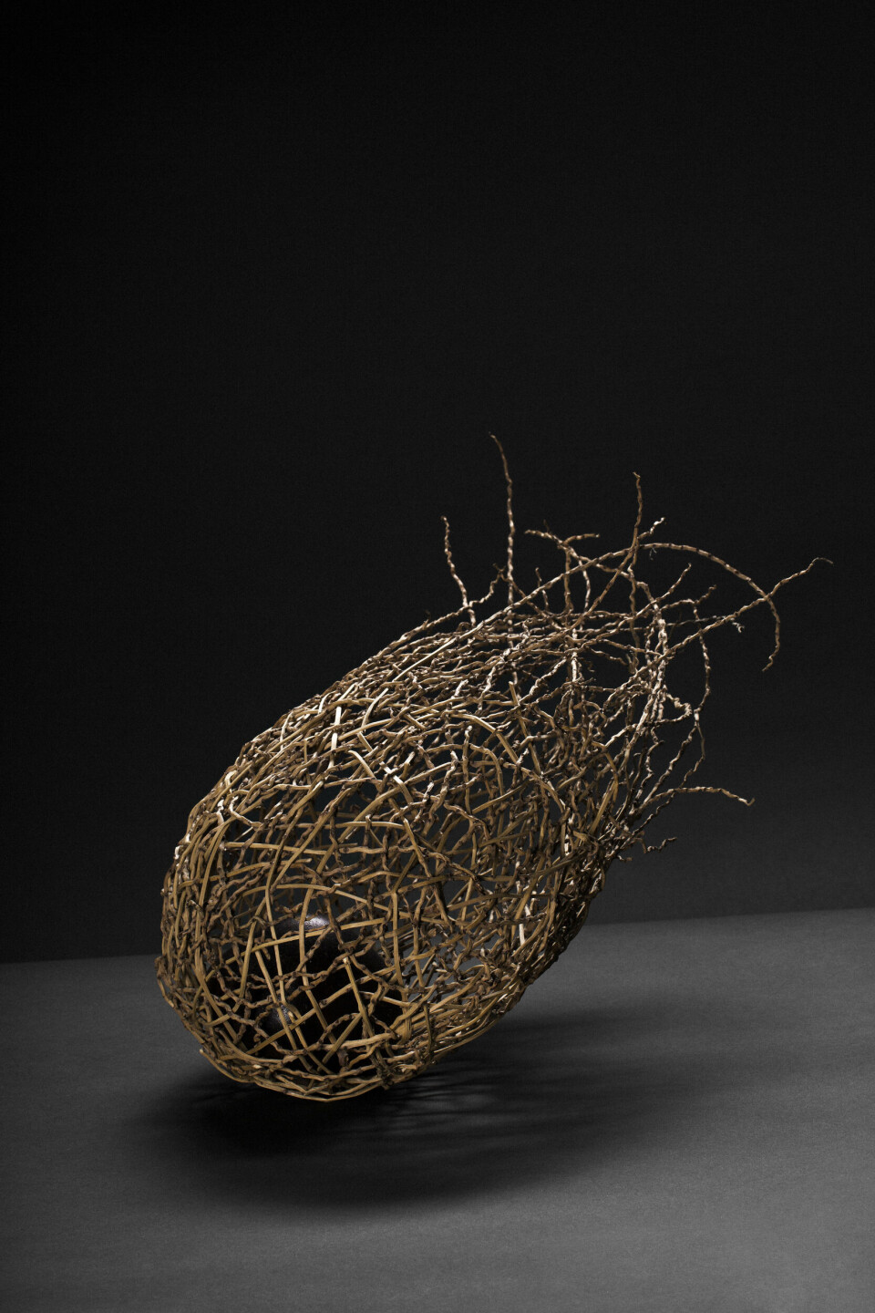 Ingrid Becker, Hidden Stone VI, 2017. Flettverk. Foto: Lykt AS Ingrid Becker, Hidden Stone VI, 2017. Flettverk. Foto: Lykt AS