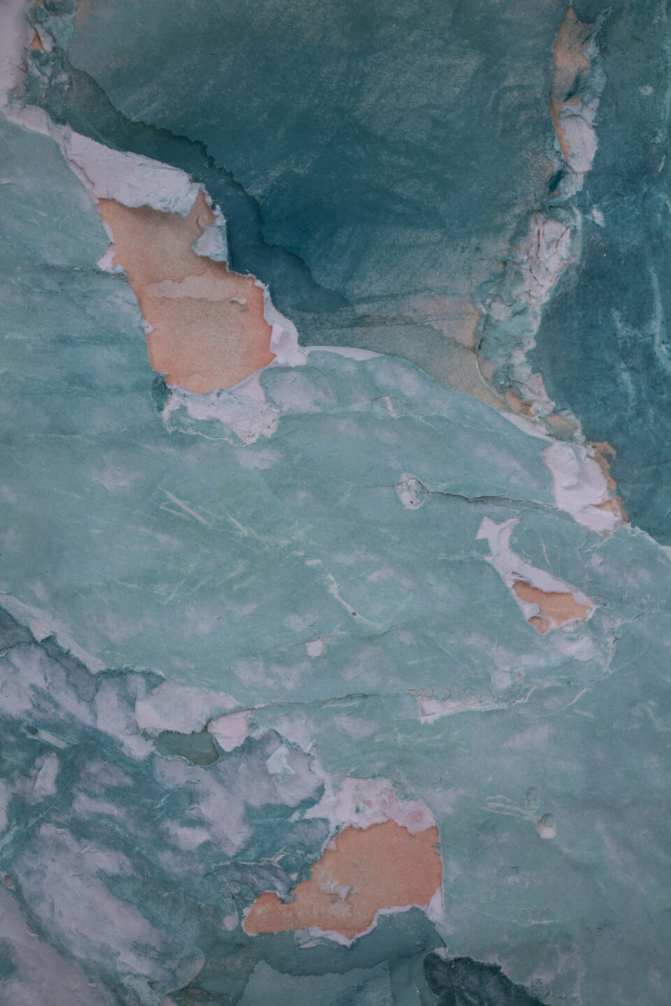Ann Iren Buan, Castles (Dark Aqua), 2018. Detalj. Tørrpastell, papir, gips, Acrylic One, armering. Foto: Aage A. Mikalsen / Kunsthall Trondheim Ann Iren Buan, Castles (Dark Aqua), 2018. Detalj. Tørrpastell, papir, gips, Acrylic One, armering. Foto: Aage A. Mikalsen / Kunsthall Trondheim