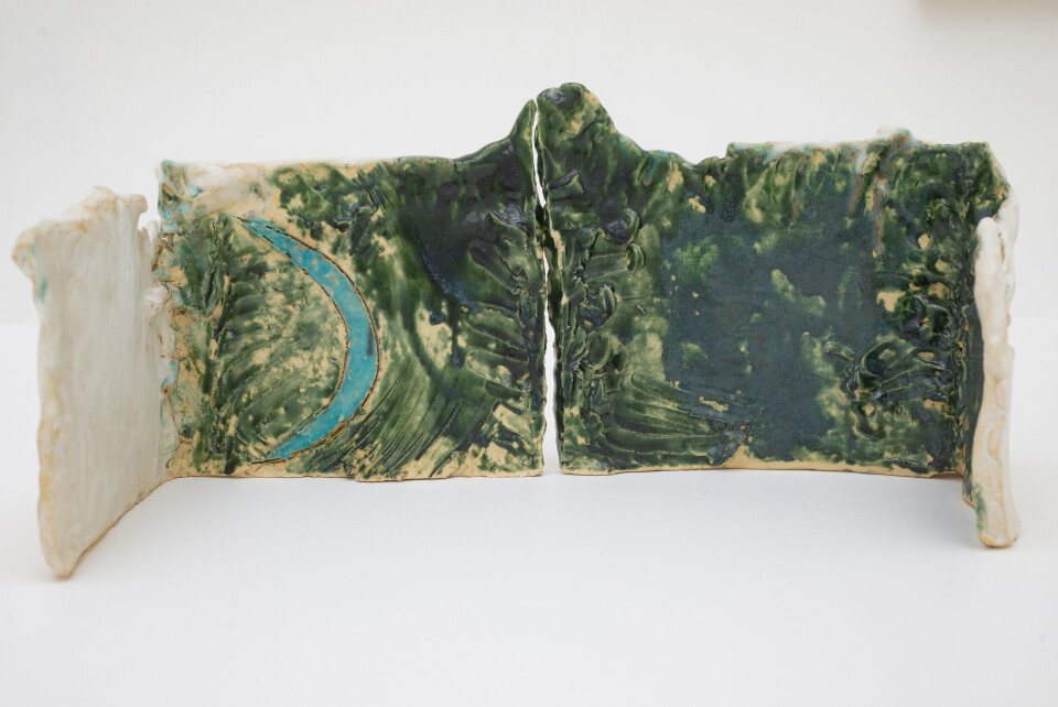 Simone Fattal, The Garden, 2015. Glazed stoneware. 24,5 x 51 x 24 cm. Courtesy the artist. Photo: Thor Brødreskift Simone Fattal, The Garden, 2015. Glazed stoneware. 24,5 x 51 x 24 cm. Courtesy the artist. Photo: Thor Brødreskift