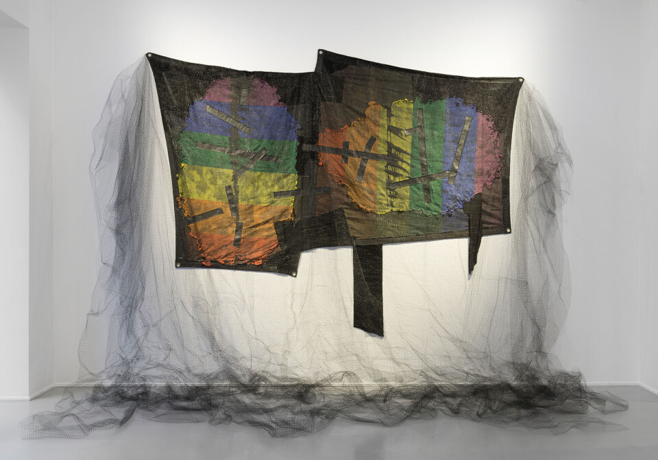 Leif Homstrand, Party Condolences (2017), burned rainbow flags, textile materials, sewn duct tape, indian ink, four layers of black net et cetera. Foto: Øystein Thorvaldsen Leif Homstrand, Party Condolences (2017), burned rainbow flags, textile materials, sewn duct tape, indian ink, four layers of black net et cetera. Foto: Øystein Thorvaldsen