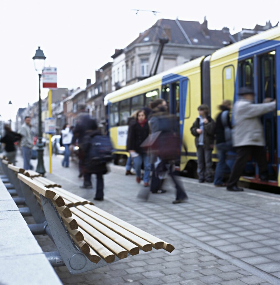 URBAN – denne serien bymøbler har preget uterom både i og utenfor Norge i mange år. Her avbildet i Brussel. Foto: Vestre Street Furniture