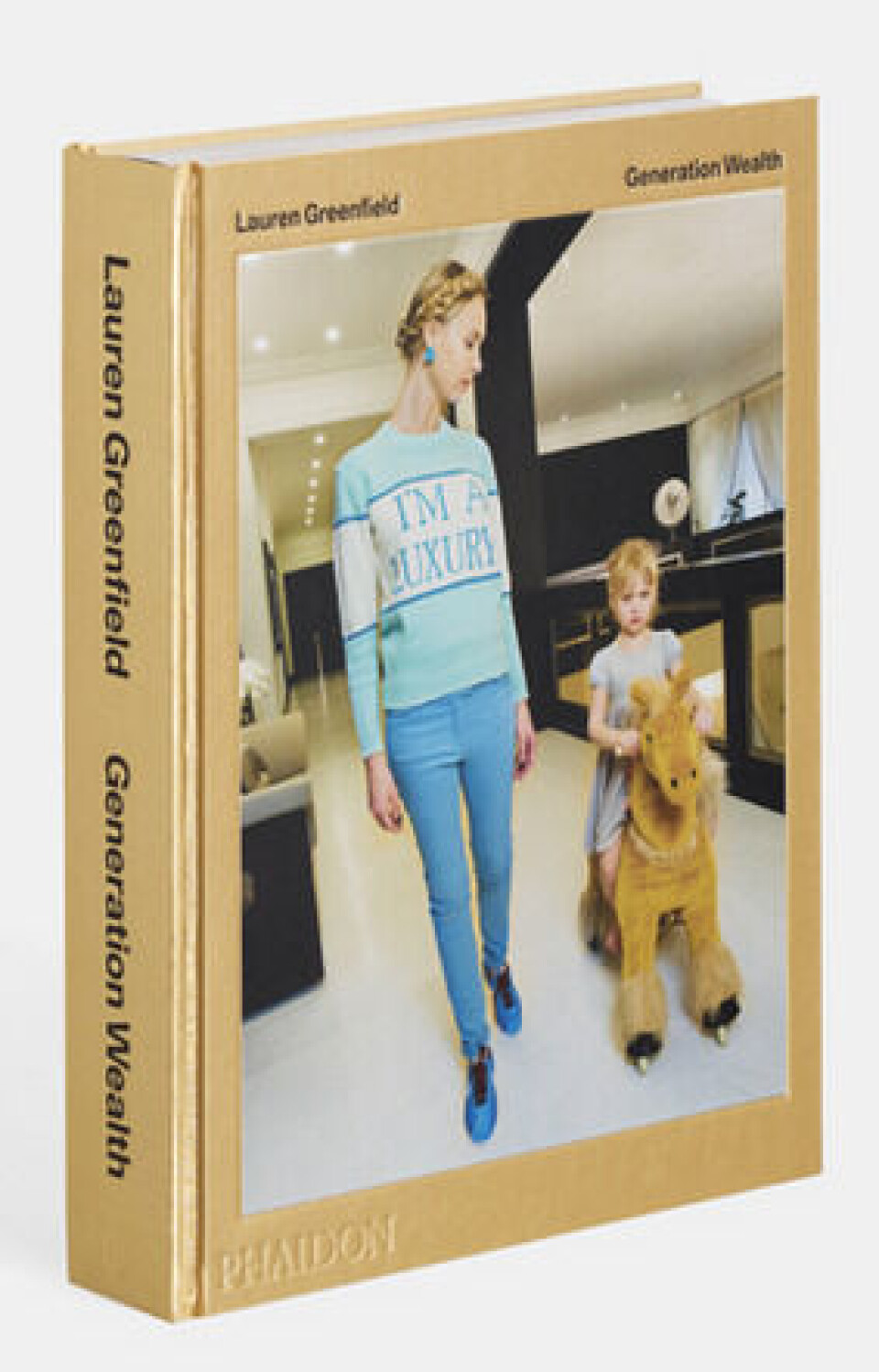 - Greenfield startet arbeidet med Generation Wealth under finanskrisen i 2008. Hun dokumenterer drømmen om umettelig velstand: Cash, smykker, biler, hus, yachter, fashion – you name it!Foto: Phaidon - Greenfield startet arbeidet med Generation Wealth under finanskrisen i 2008. Hun dokumenterer drømmen om umettelig velstand: Cash, smykker, biler, hus, yachter, fashion – you name it!Foto: Phaidon