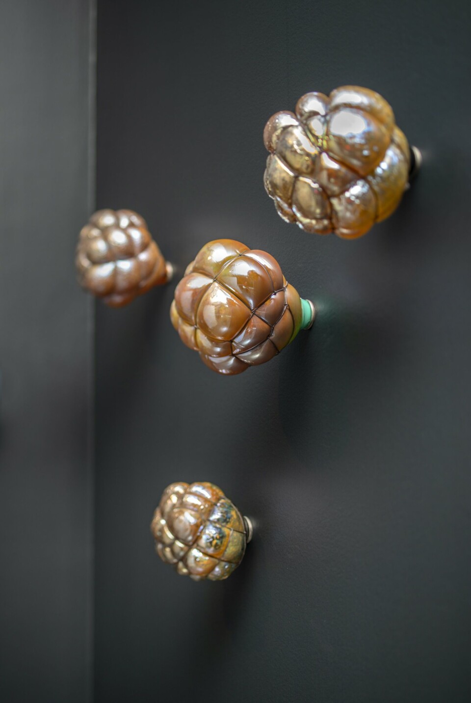Beate Einen, Når mørket vil ta overhånd II, 2021. Foto: Alf-Georg Dannevig / Sørlandets Kunstmuseum Beate Einen, Når mørket vil ta overhånd II, 2021. Foto: Alf-Georg Dannevig / Sørlandets Kunstmuseum